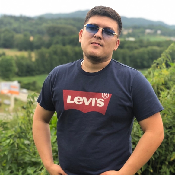 Poshmark profile picture for @javokhir